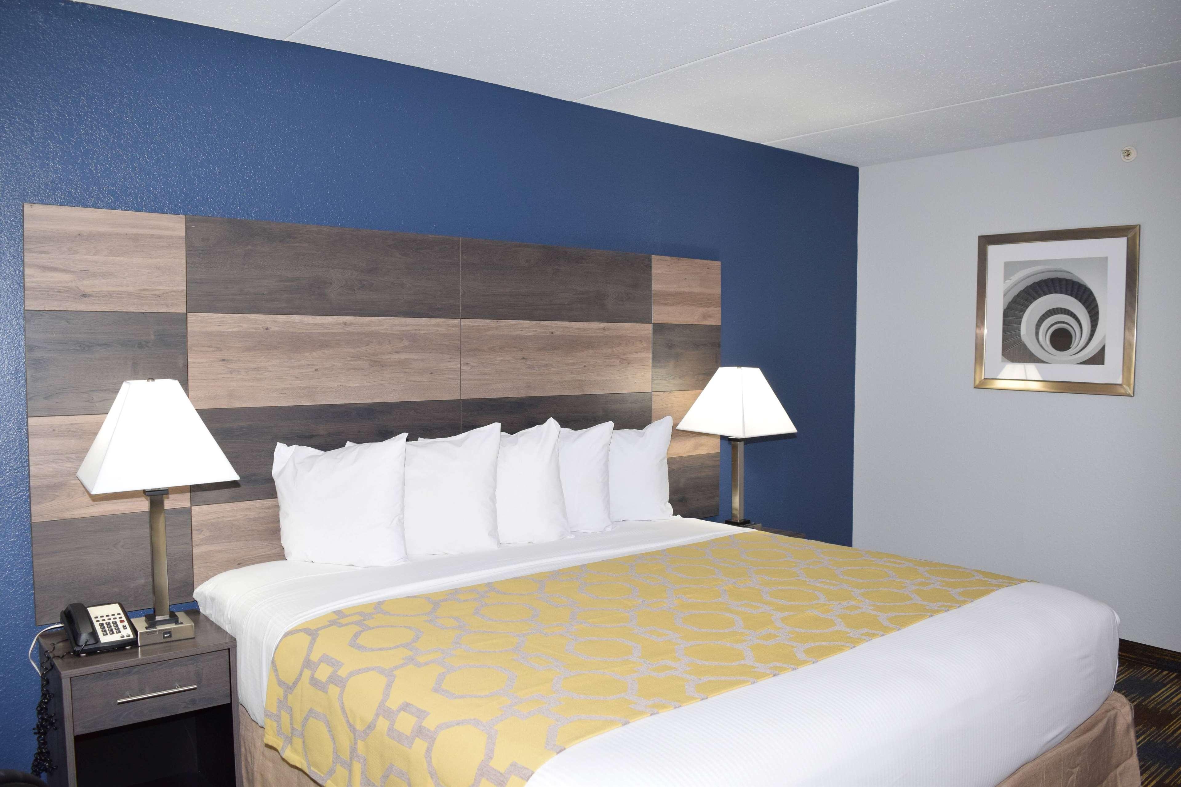 מלון Baymont By Wyndham - Chicago - Addison - O'Hare מראה חיצוני תמונה