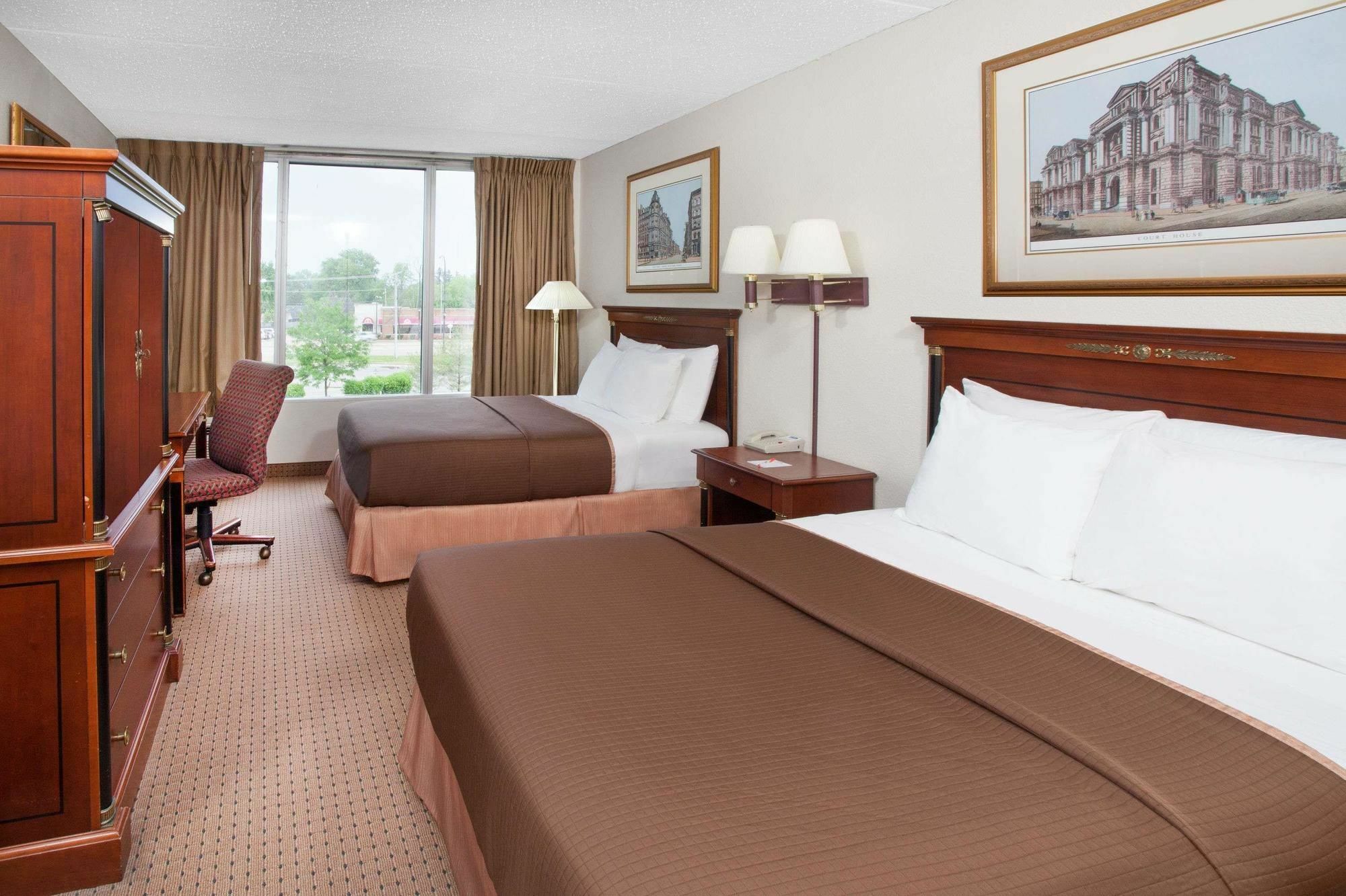 מלון Baymont By Wyndham - Chicago - Addison - O'Hare מראה חיצוני תמונה
