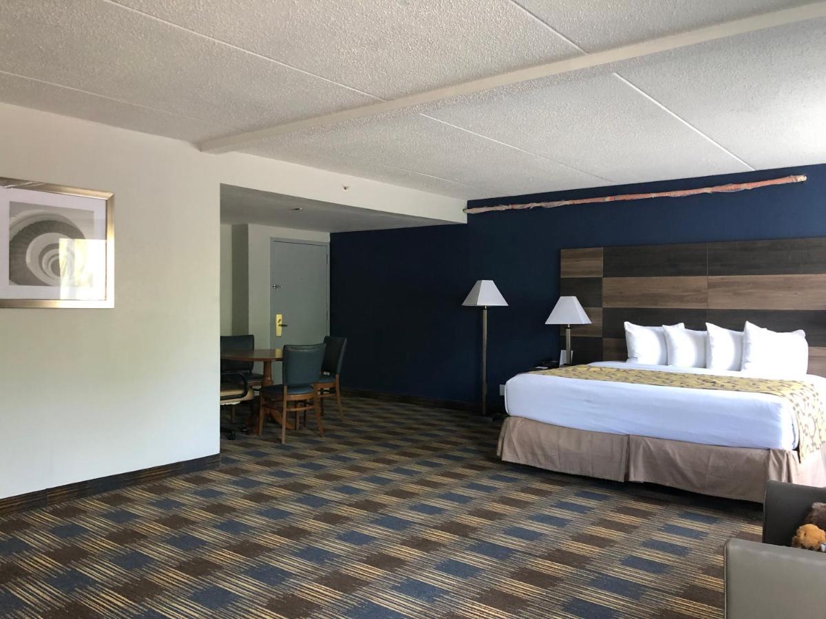 מלון Baymont By Wyndham - Chicago - Addison - O'Hare מראה חיצוני תמונה