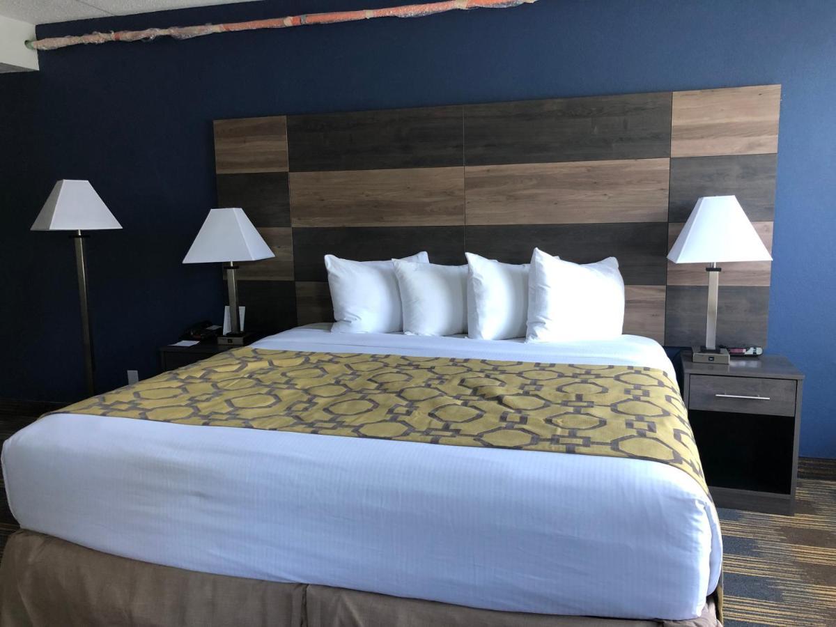 מלון Baymont By Wyndham - Chicago - Addison - O'Hare מראה חיצוני תמונה